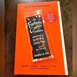 NYT Bestseller The Fortune Cookie Chronicles by Jennifer Lee 📚📖🥡🥠🥢